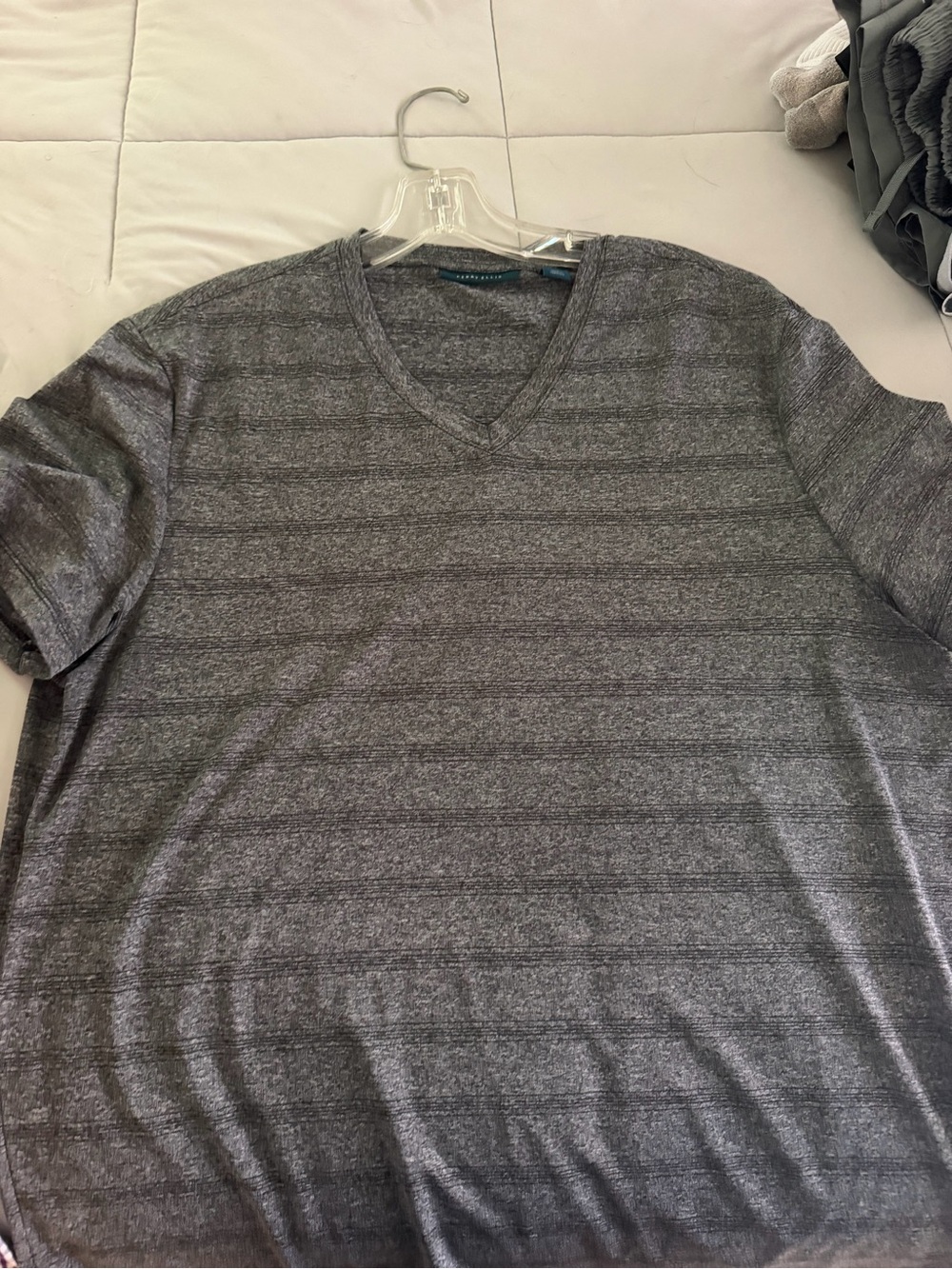 Perry Ellis Men's Gray Striped V-Neck Sweater